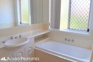 12 Sungold Place, Eight Mile Plains, QLD 4113 Australia
