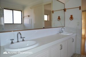 329 Gowan Rd, Sunnybank Hills, QLD 4109 Australia