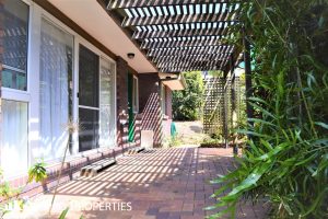 18 Firthshire, Mansfield, QLD 4132 Australia