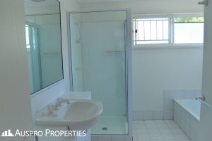 18 Firthshire, Mansfield, QLD 4132 Australia
