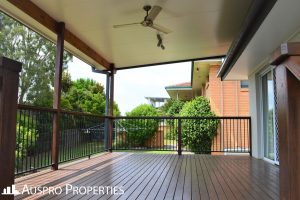 37 Cresthaven Drive, Mansfield, QLD 4122 Australia