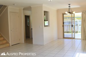 1/8 Hialeah Close, Helensvale, QLD 4212 Australia