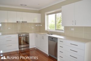 37 Cresthaven Drive, Mansfield, QLD 4122 Australia