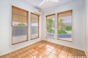 10 Agostino Cl, Doolandella, QLD 4077 Australia