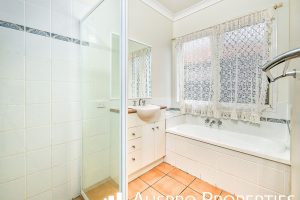 10 Agostino Cl, Doolandella, QLD 4077 Australia