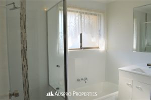 398 Warrigal Rd, Eight Mile Plains, QLD 4113 Australia