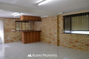 398 Warrigal Rd, Eight Mile Plains, QLD 4113 Australia
