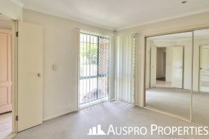 8 Benbek Cct, Sunnybank Hills, QLD 4109 Australia