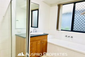 14 Mapelton Cct, PARKINSON, QLD 4115 Australia