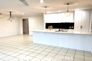 14 Mapelton Cct, PARKINSON, QLD 4115 Australia