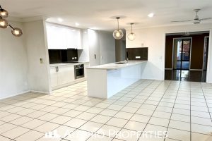 14 Mapelton Cct, PARKINSON, QLD 4115 Australia