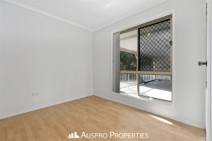 32 Furzer street, BROWNS PLAINS, QLD 4118 Australia