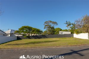 227 Stradbroke Avenue, WYNNUM, QLD 4178 Australia