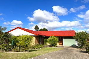 32 Cummin Street, WISHART, QLD 4122 Australia