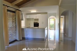 329 Gowan Road, SUNNYBANK HILLS, QLD 4109 Australia