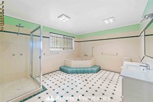 42 McGill Street, BASIN POCKET, QLD 4305 Australia