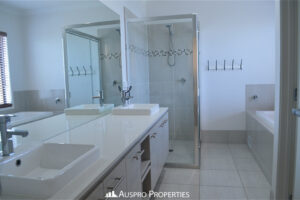 30 Platypus Circuit, ROCHEDALE, QLD 4123 Australia