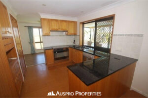 17 Kurru Street, EIGHT MILE PLAINS, QLD 4113 Australia
