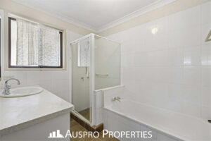 50 Greenmeadow Rd, MANSFIELD, QLD 4122 Australia