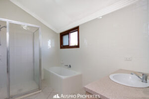 61 Deshon Street, WOOLLOONGABBA, Qld 4102