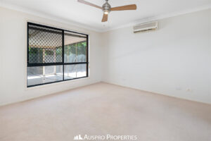 43 Khandalla Street, UPPER MOUNT GRAVATT, QLD 4122 Australia