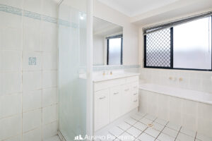 43 Khandalla Street, UPPER MOUNT GRAVATT, QLD 4122 Australia