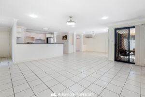 43 Khandalla Street, UPPER MOUNT GRAVATT, QLD 4122 Australia