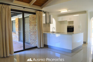 329 Gowan Road, SUNNYBANK HILLS, QLD 4109 Australia