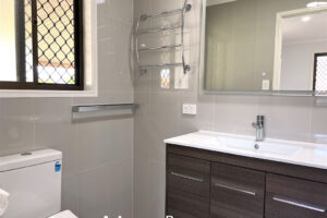 32 Cummin Street, WISHART, QLD 4122 Australia