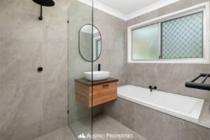 7 Clonmel Street, REGENTS PARK, QLD 4118 Australia