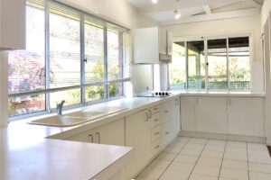 18 Firthshire St, MANSFIELD, QLD 4122 Australia