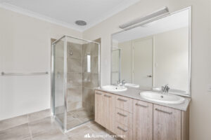 47 Cockatoo Place, ROCHEDALE, QLD 4123 Australia