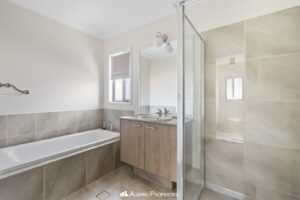 47 Cockatoo Place, ROCHEDALE, QLD 4123 Australia