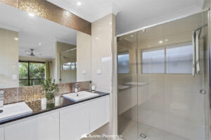 46 Kenneth Street, COORPAROO, QLD 4151 Australia
