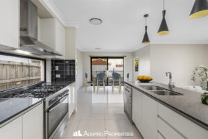 46 Kenneth Street, COORPAROO, QLD 4151 Australia