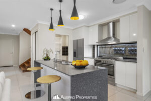 46 Kenneth Street, COORPAROO, QLD 4151 Australia