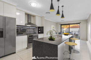 46 Kenneth Street, COORPAROO, QLD 4151 Australia