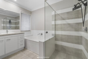9 Dongola Street, DURACK, QLD 4077 Australia